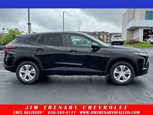 2025 Chevrolet Trax LS