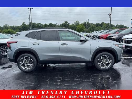 Sterling Gray Metallic 2026 Chevrolet Trax LT