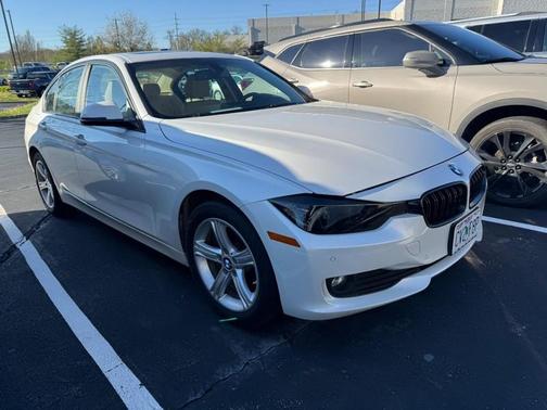 Alpine White 2015 BMW 320 i