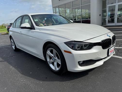 Alpine White 2015 BMW 320 i