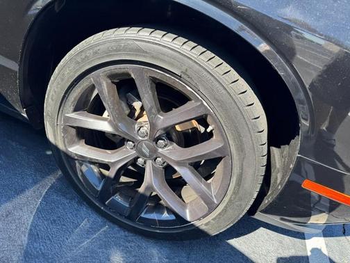 Pitch Black Clearcoat 2023 Dodge Challenger SXT