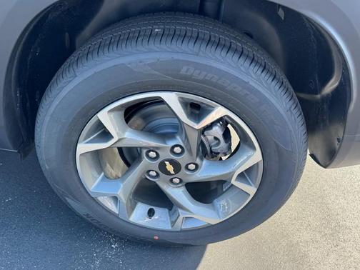 Summit White 2026 Chevrolet Trax LT