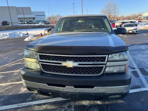 2005 Chevrolet Silverado 2500 LS H/D Crew Cab