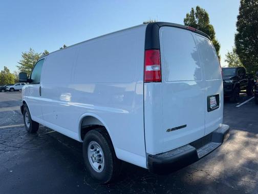 2025 Chevrolet Express 3500 RWD 3500 Extended Wheelbase WT