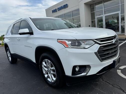 Summit White 2019 Chevrolet Traverse LT Cloth