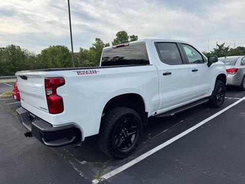 Summit White 2024 Chevrolet Silverado 1500 Custom Trail Boss