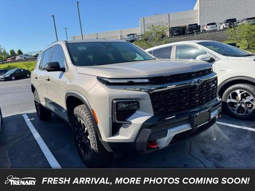 Sandstone Gray 2026 Chevrolet Traverse AWD Z71