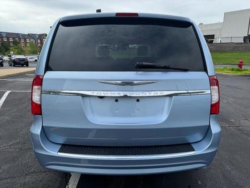 2013 Chrysler Town & Country Touring