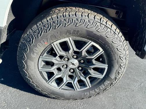 Summit White 2026 Chevrolet Colorado Z71