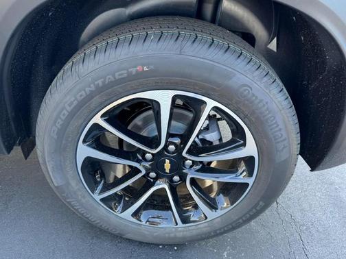 Summit White 2026 Chevrolet Trailblazer LT