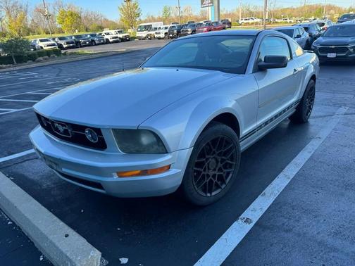 2007 Ford Mustang Deluxe