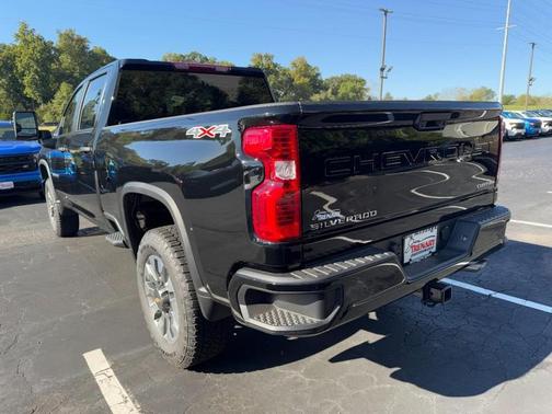 2026 Chevrolet Silverado 2500 Custom