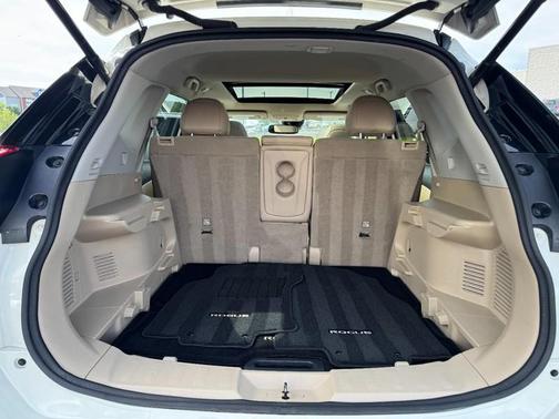 Pearl White Tricoat 2020 Nissan Rogue SL