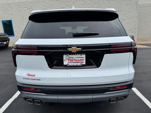 Summit White 2026 Chevrolet Traverse LT