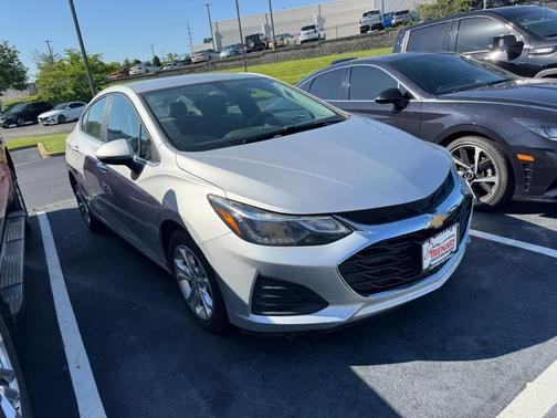 Silver Ice Metallic 2019 Chevrolet Cruze LT