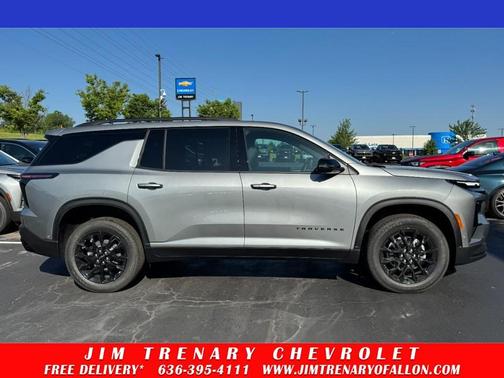 Sterling Gray Metallic 2026 Chevrolet Traverse LT