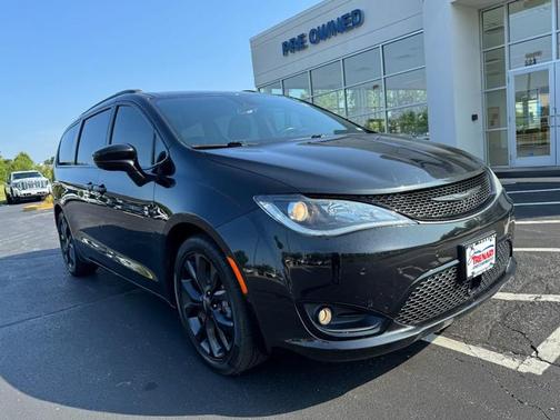 2019 Chrysler Pacifica Touring L