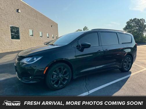 2019 Chrysler Pacifica Touring L