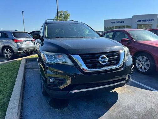 Magnetic Black Pearl 2019 Nissan Pathfinder Platinum