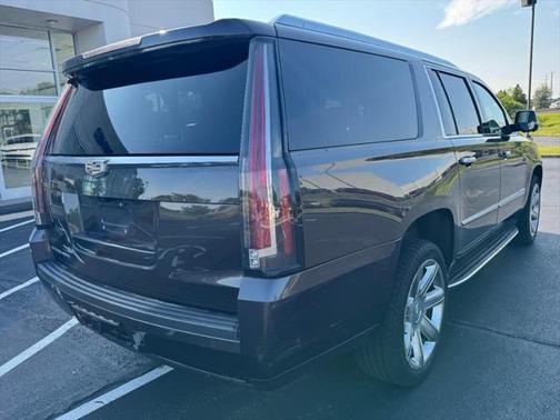 2017 Cadillac Escalade ESV Luxury