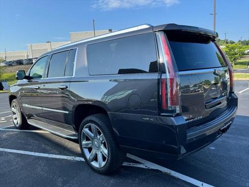 2017 Cadillac Escalade ESV Luxury