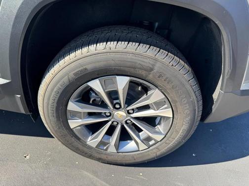 Sterling Gray Metallic 2026 Chevrolet Equinox 1LT