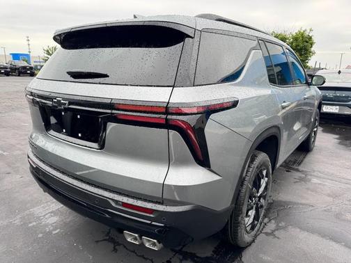 Sterling Gray Metallic 2026 Chevrolet Traverse LT
