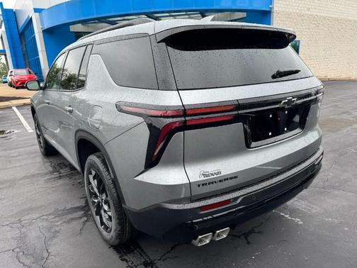 Sterling Gray Metallic 2026 Chevrolet Traverse LT
