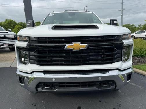 Summit White 2026 Chevrolet Silverado 2500 WT