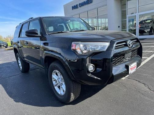 Midnight Black Metallic 2024 Toyota 4Runner SR5