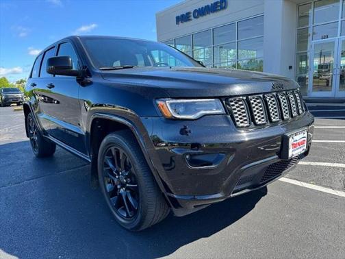 2022 Jeep Grand Cherokee Laredo