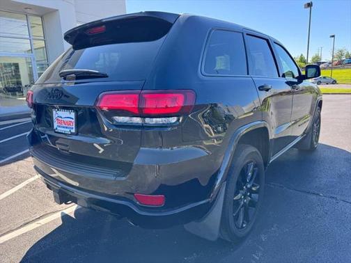 2022 Jeep Grand Cherokee Laredo