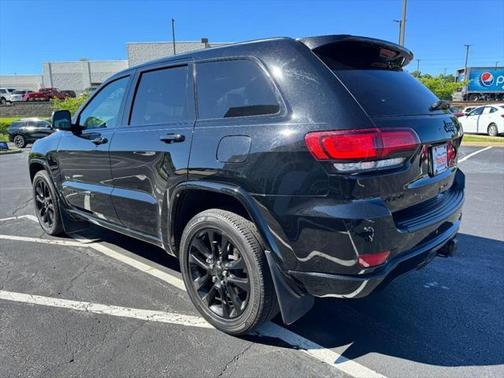 2022 Jeep Grand Cherokee Laredo