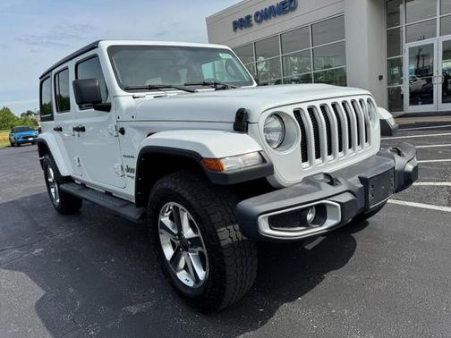 Bright White Clearcoat 2022 Jeep Wrangler Unlimited Sahara