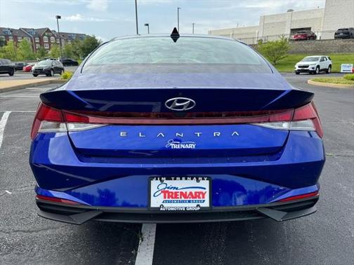2021 Hyundai ELANTRA SE