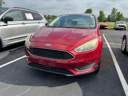 Garnet Red Metallic 2015 Ford Focus SE
