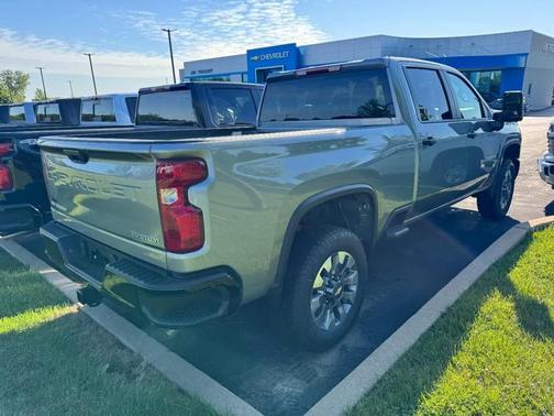 Sterling Gray Metallic 2026 Chevrolet Silverado 2500 Custom