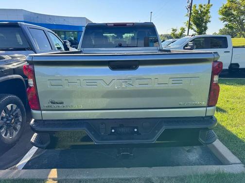Sterling Gray Metallic 2026 Chevrolet Silverado 2500 Custom