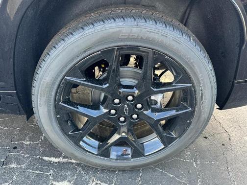 Polar White Tricoat 2026 Chevrolet Traverse RS