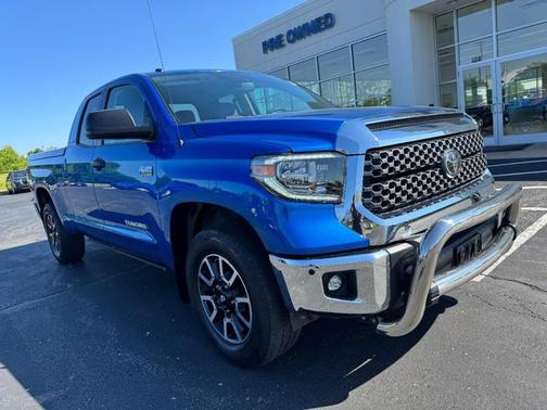 Blazing Blue Pearl 2018 Toyota Tundra SR5