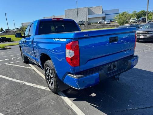 Blazing Blue Pearl 2018 Toyota Tundra SR5