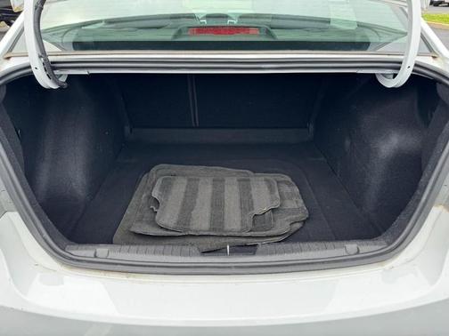 Summit White 2014 Chevrolet Cruze LS