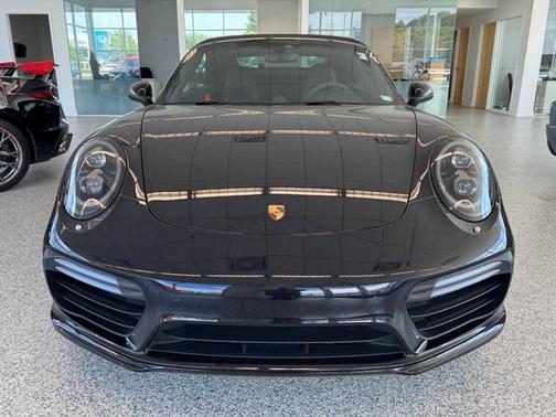 Jet Black Metallic 2017 Porsche 911 Turbo