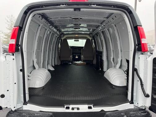 Summit White 2026 Chevrolet Express 3500 3500 Extended Wheelbase, WT, RWD