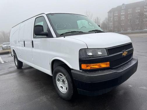 Summit White 2026 Chevrolet Express 3500 3500 Extended Wheelbase, WT, RWD