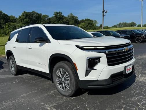 Summit White 2026 Chevrolet Traverse LT
