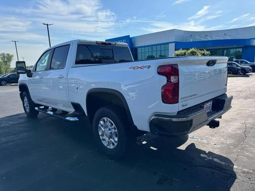 Summit White 2026 Chevrolet Silverado 2500 LT