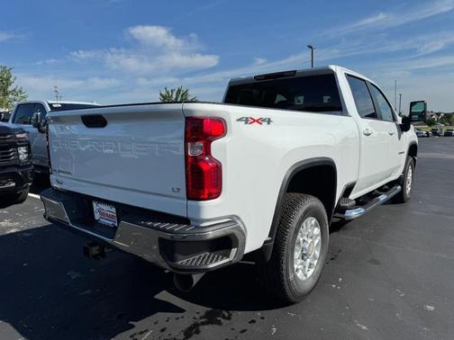 Summit White 2026 Chevrolet Silverado 2500 LT