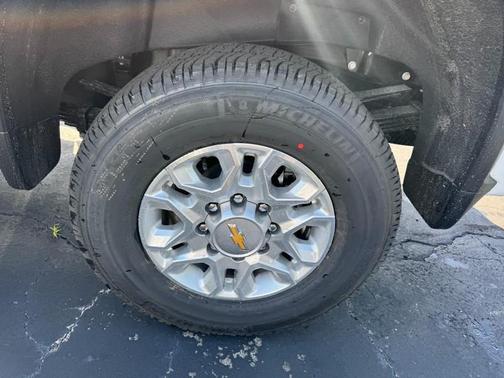 Summit White 2026 Chevrolet Silverado 2500 LT