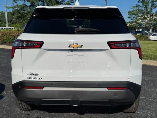 Summit White 2026 Chevrolet Equinox 1LT